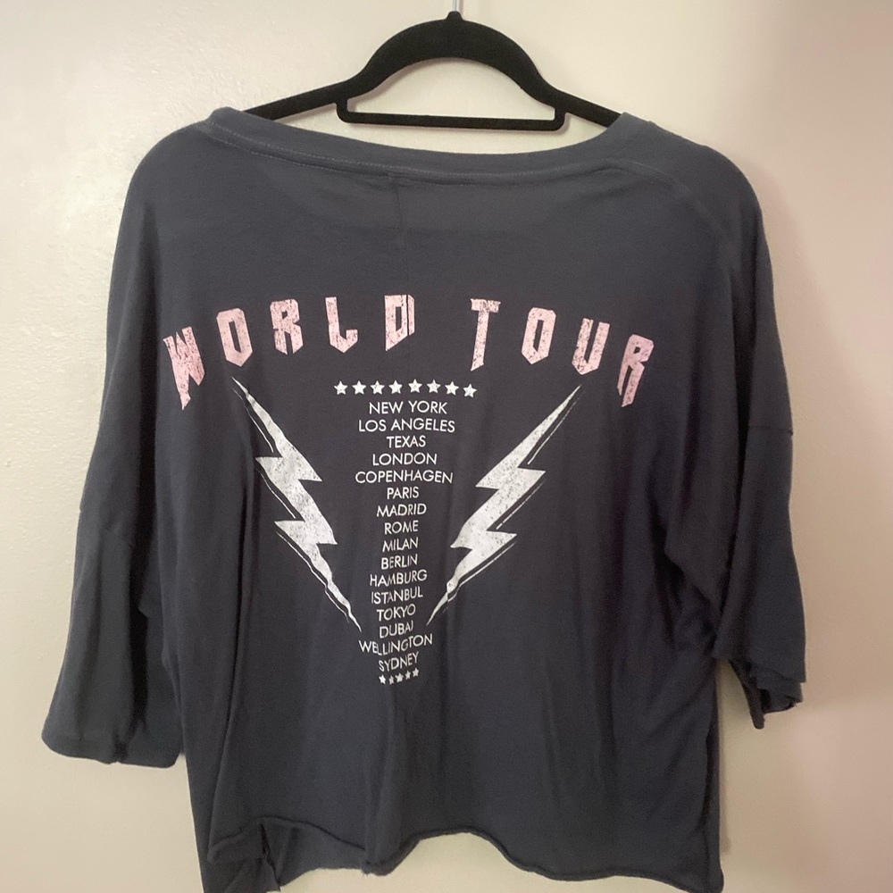 Graphic tee